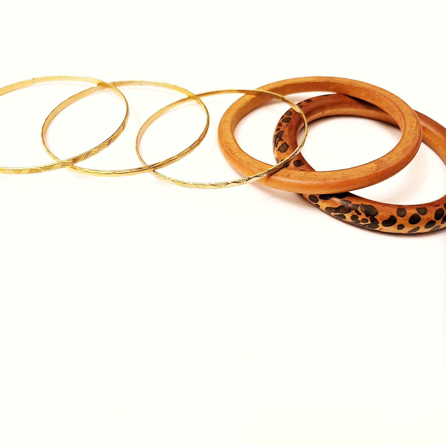 Melany Gold And Wooden Bracelet Set - Didi Royale